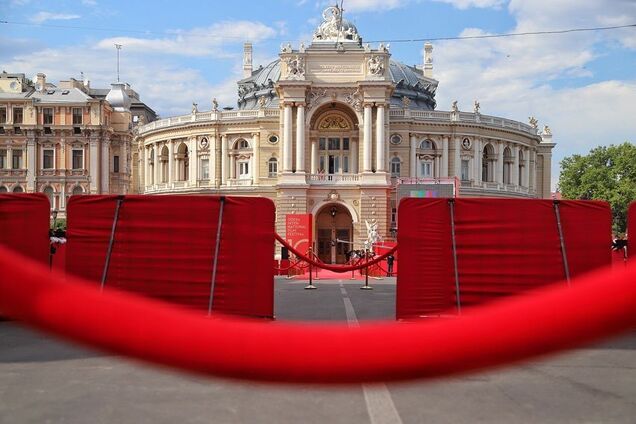 В Одессе открылся 10-й международный кинофест: фото с красной дорожки