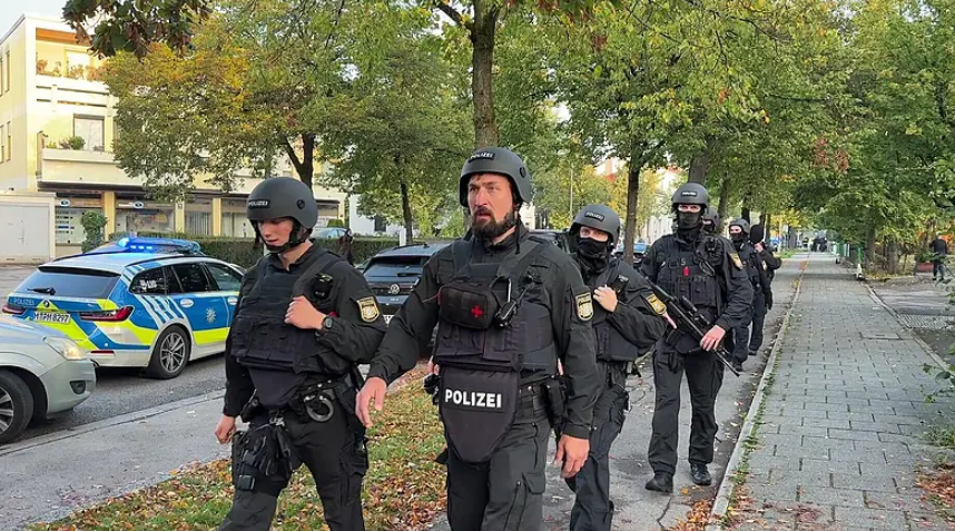 У Мюнхені прогриміли вибухи, сталася стрілянина: є загиблий, на місці працюють екстрені служби. Фото