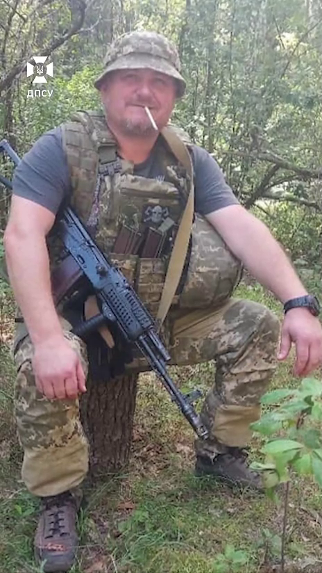 "Коли тебе витягує з-під обстрілу власна дитина –не відчуваєш болю": прикордонник розповів про свій шлях на війні і втрату сина. Відео
