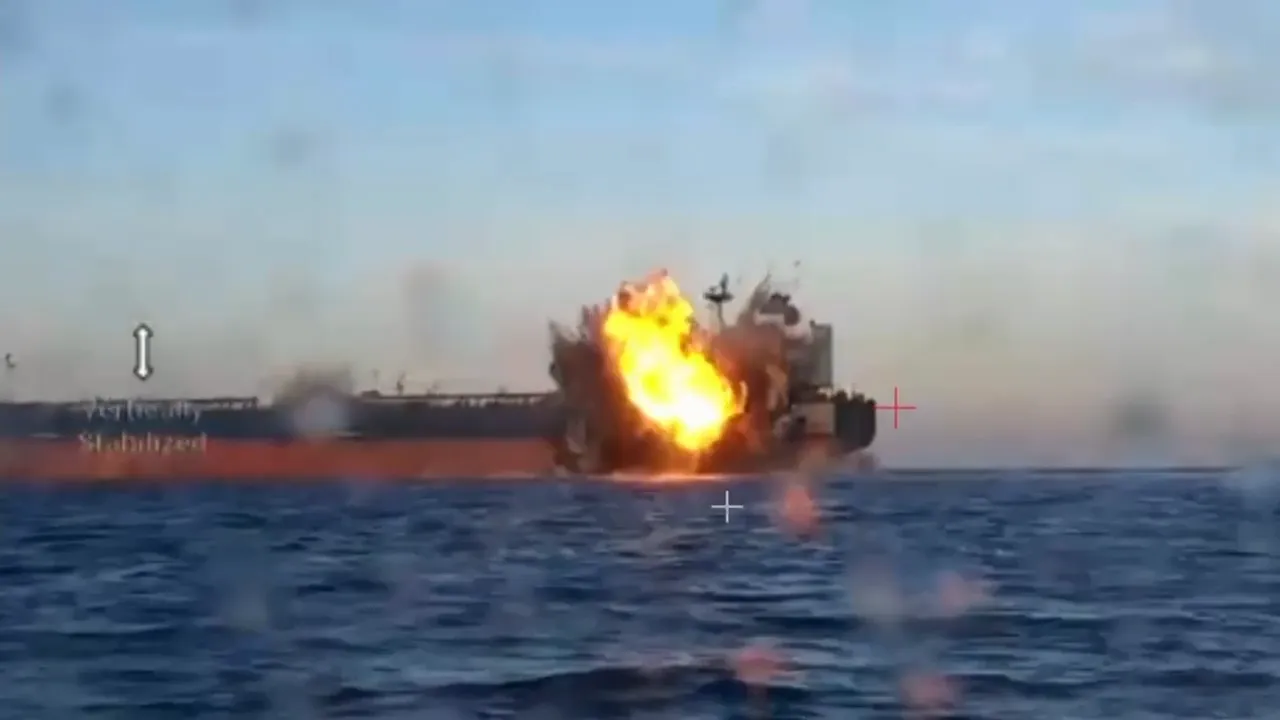 У Чорному морі вдруге атакували танкер тіньового флоту РФ: у Туреччині розкрили деталі