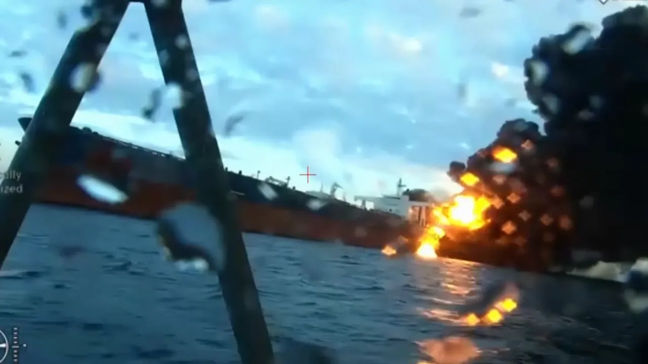 У Чорному морі вдруге атакували танкер тіньового флоту РФ: у Туреччині розкрили деталі