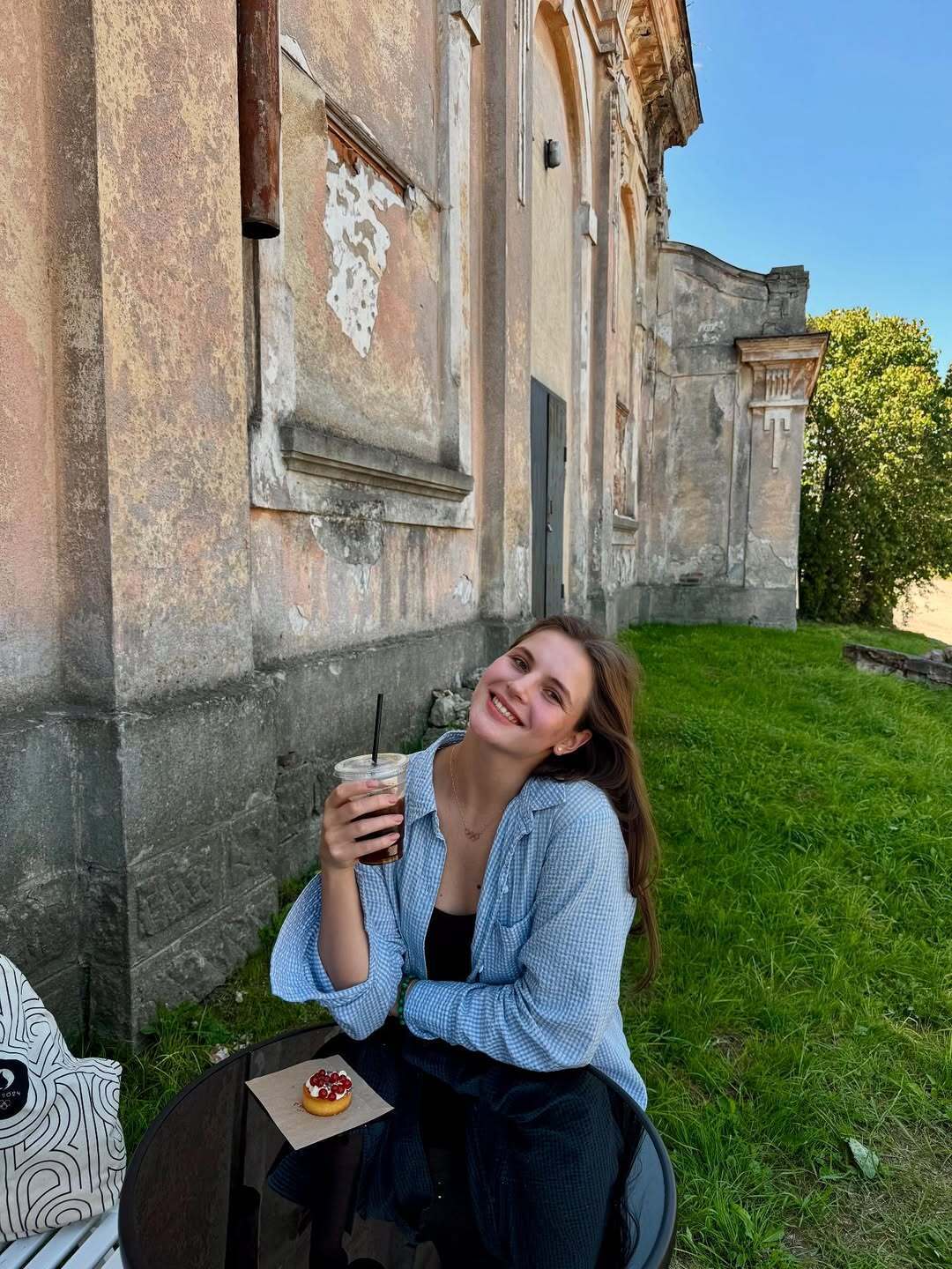 "У тата важка травма, але він на фронті": українська гімнастка згадала, як несла олімпійський вогонь, вказала місце росіянок і хоче у подарунок батька