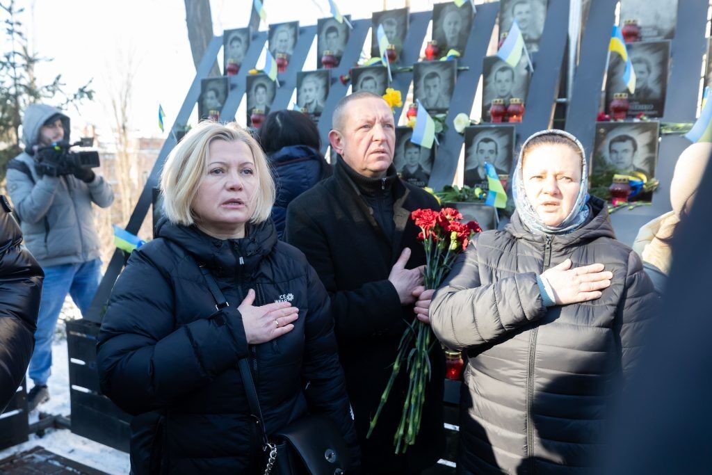 "Маємо зберегти Україну, щоб їхня жертва не була марною": Порошенко вшанував пам’ять Героїв Небесної Сотні