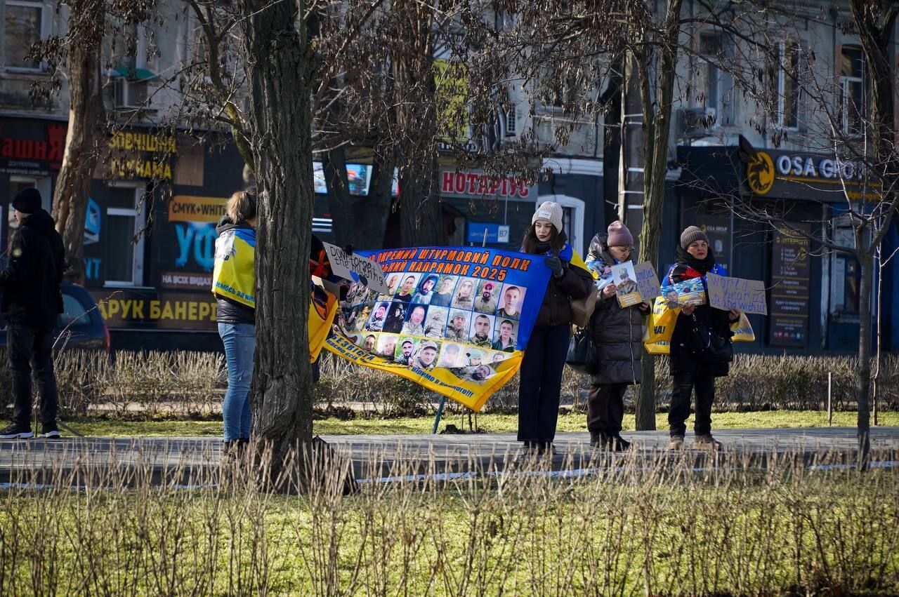 Росія вдарила по Миколаєву під час акції на підтримку військовополонених: є постраждалі. Фото