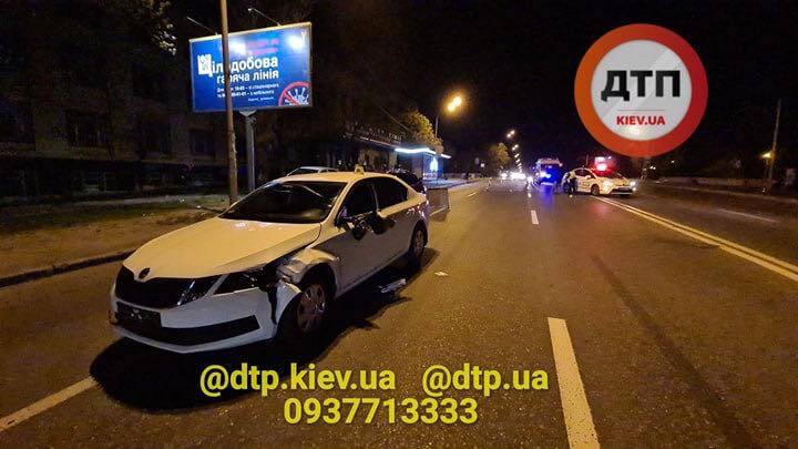 У Києві поліцейське авто збило на смерть пішохода