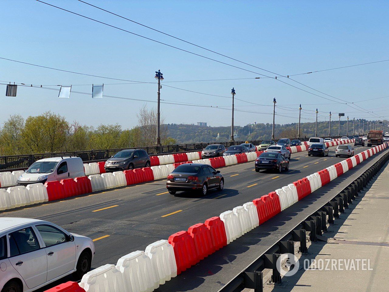 В Киеве изменили схему движения на мосту Патона