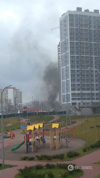 В Киеве на левом берегу вспыхнул масштабный пожар со взрывом
