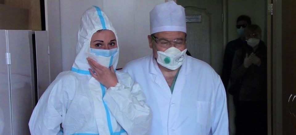 Приоритет номер один: у Порошенко взялись спасать медиков от заражения коронавирусом