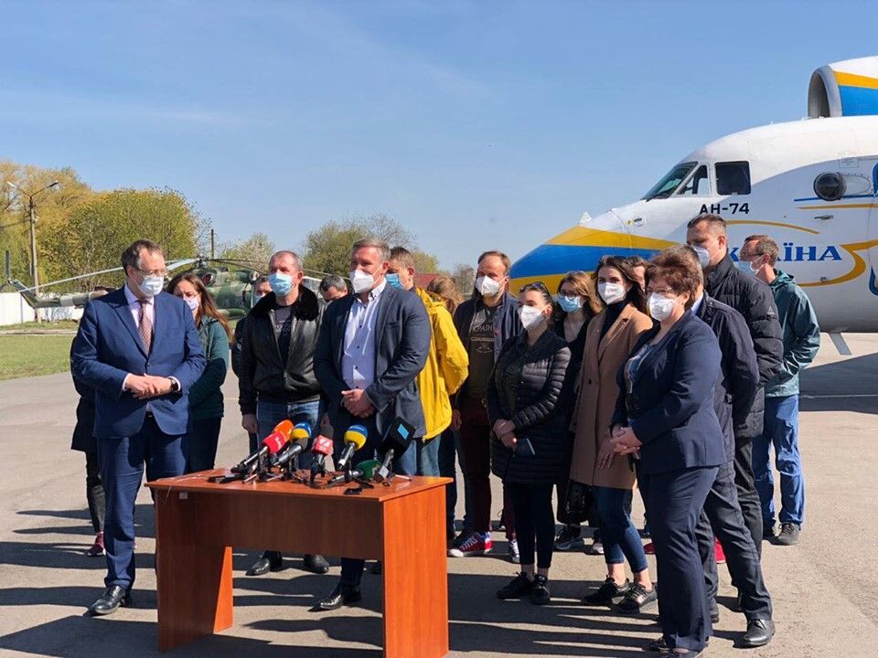 20 українських лікарів повернулися з Італії