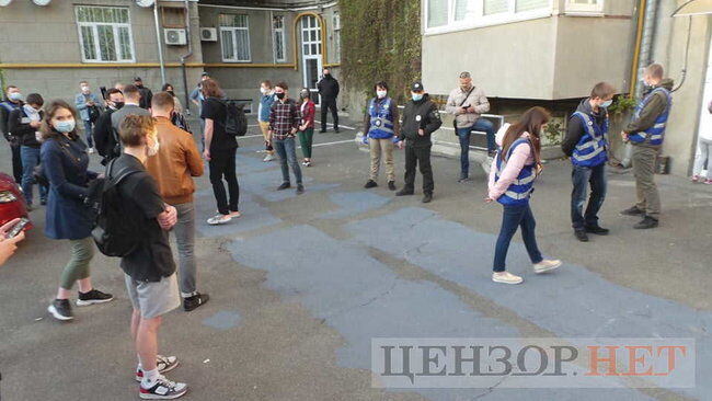 Активисты собрались на акцию у дома Венедиктовой