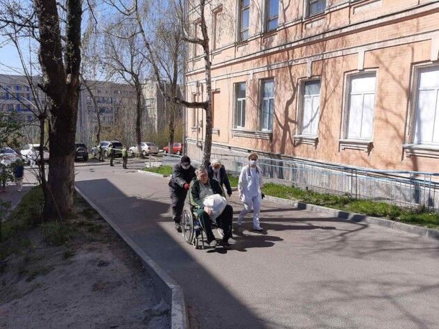 У Києві пацієнтів повернули в лікарню після "мінування"
