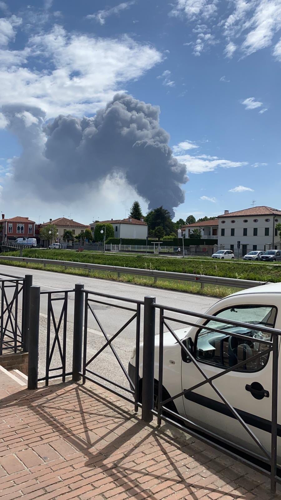 Взрыв на заводе в Венеции