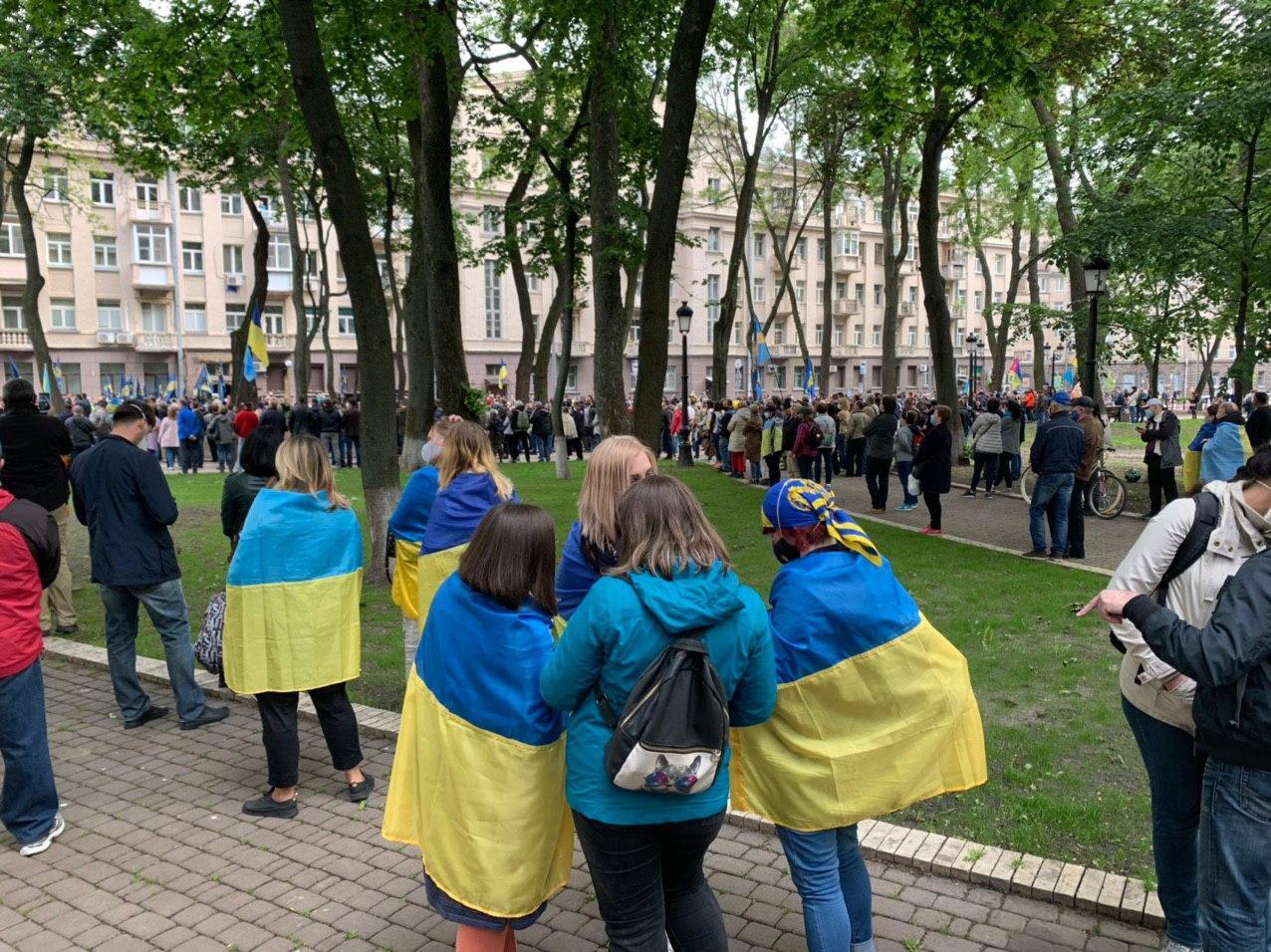 Участники акции "Стоп реванш" в Киеве двинулись колонной к дому Зеленского