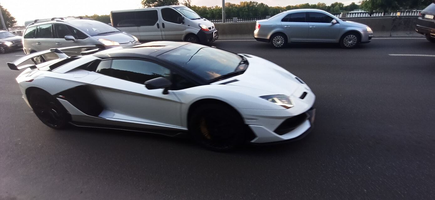 Велосипед обогнал Lamborghini