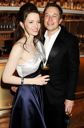 Vozlyublennaya Ilona Maska Grajms Obyasnila Kak Oni Obrashayutsya K Svoemu Synu X Ae A 12 Doma Hello Russia