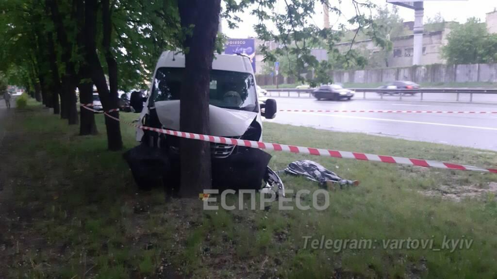 В Киеве в ДТП попало 9 авто