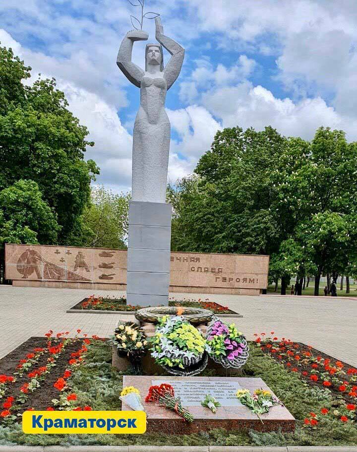 Сивохо заявил, что 9 мая его команда возложила цветы в Донецке. Фото