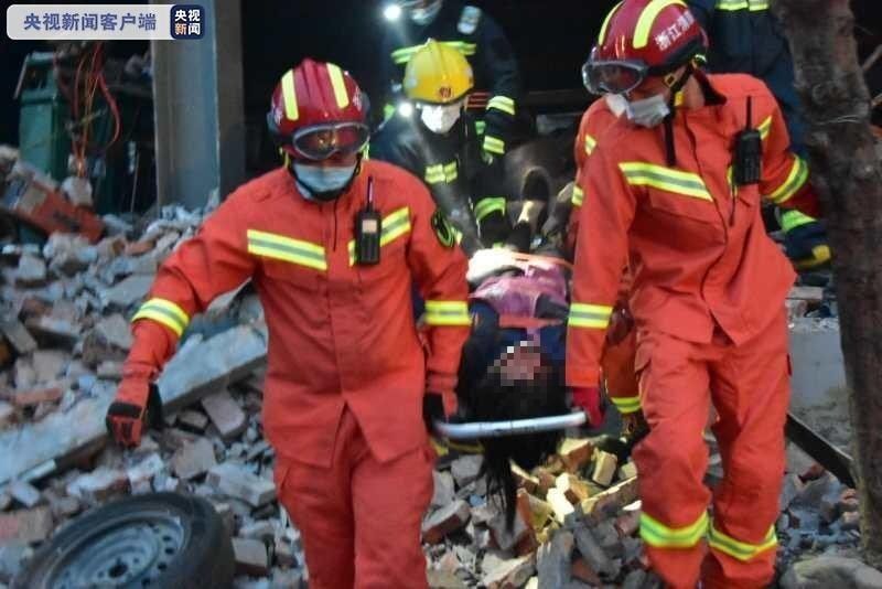 В Китае взорвался бензовоз и пролетел над домами: 9 погибших, сотни пострадавших