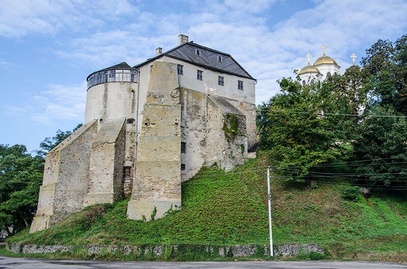Острожский замок