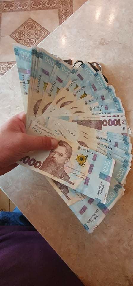 Банкомат по ошибке выдал украинцу 40 тысяч гривен. Фотофакт