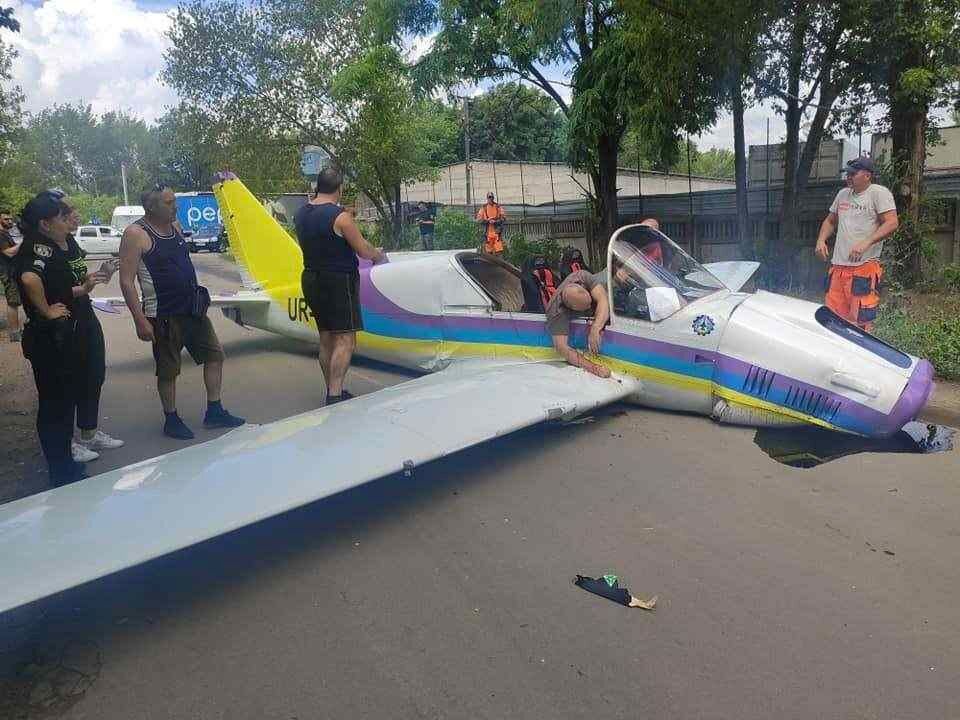 В Одесі впав легкомоторний літак