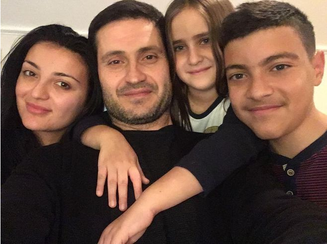 Ахтем Сейтаблаєв з доньками Назли і Сафіє й сином Селімом (джерело – Instagram Ахтема Сейтаблаєва)