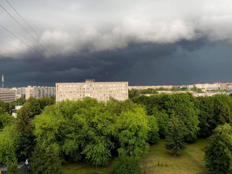 Львів підтопило після сильної зливи