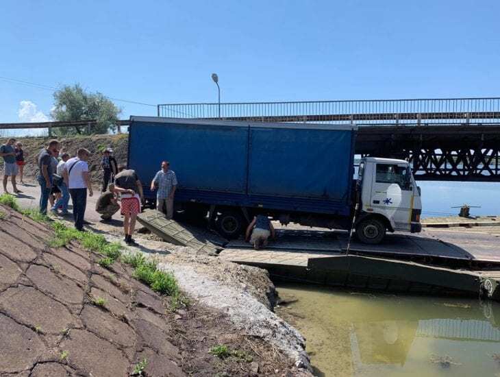 Новый понтонный мост под Днепром сломался второй раз за неделю