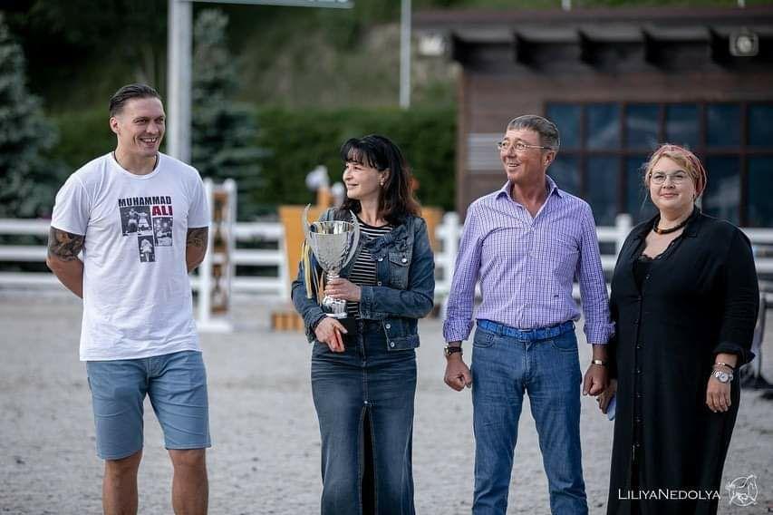 Усик награждает победителей турнира Equides Cup