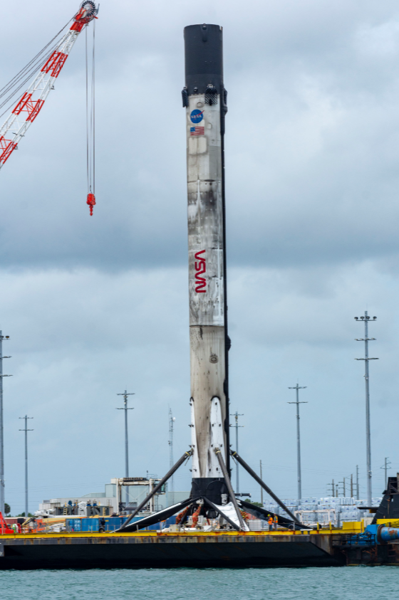 Falcon 9 успешно вернулась на космодром на мысе Канаверал