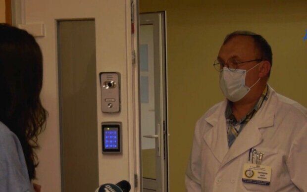 В Днепре врача оставили на работе, несмотря на взяточничество: подробности скандала