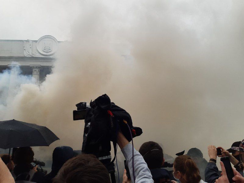 Митинг против полиции возле ВР