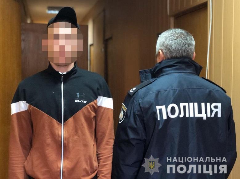 В Киеве врача ограбили и отобрали оборудование почти на 300 тысяч грн. Подозреваемый