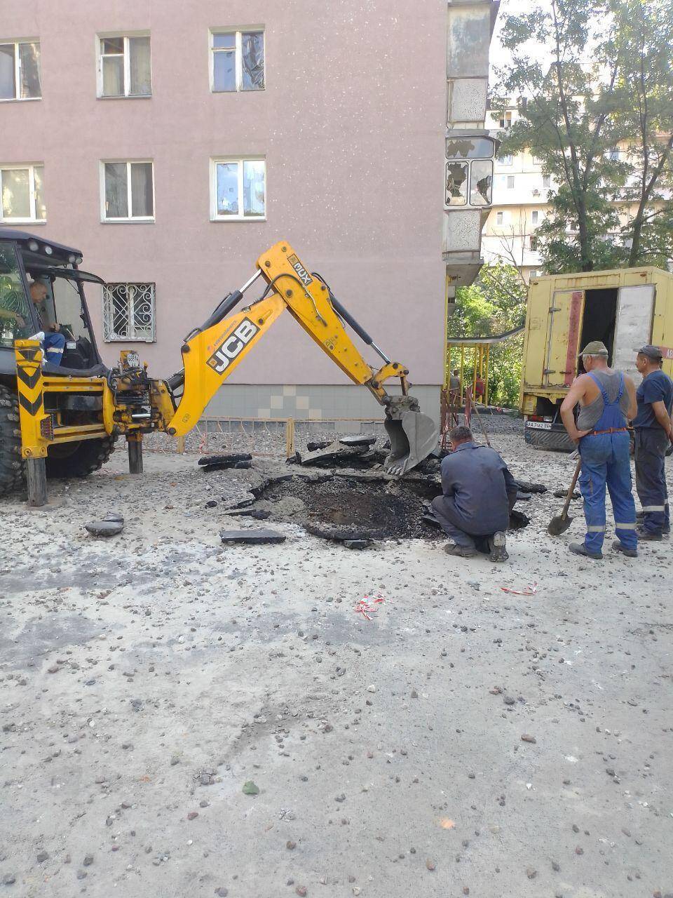 Прорыв трубы в Киеве