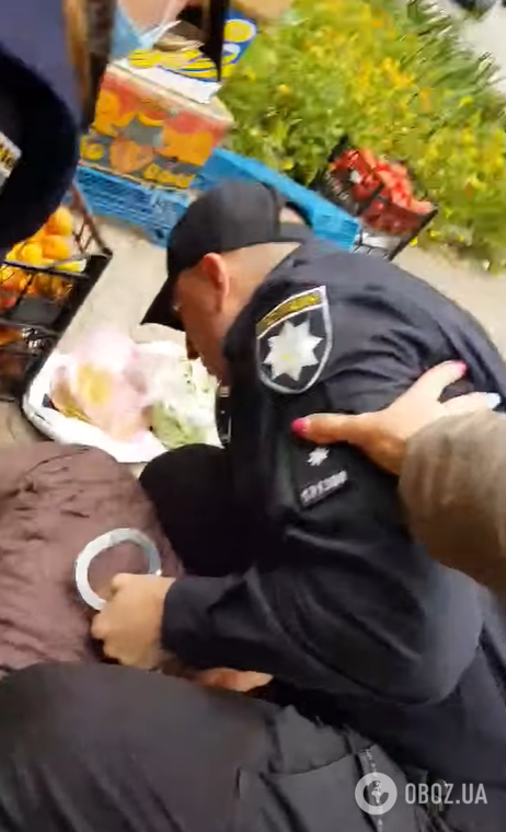 У Чернівцях поліцейські жорстко затримали пенсіонера за стихійну торгівлю: відео обурило мережу