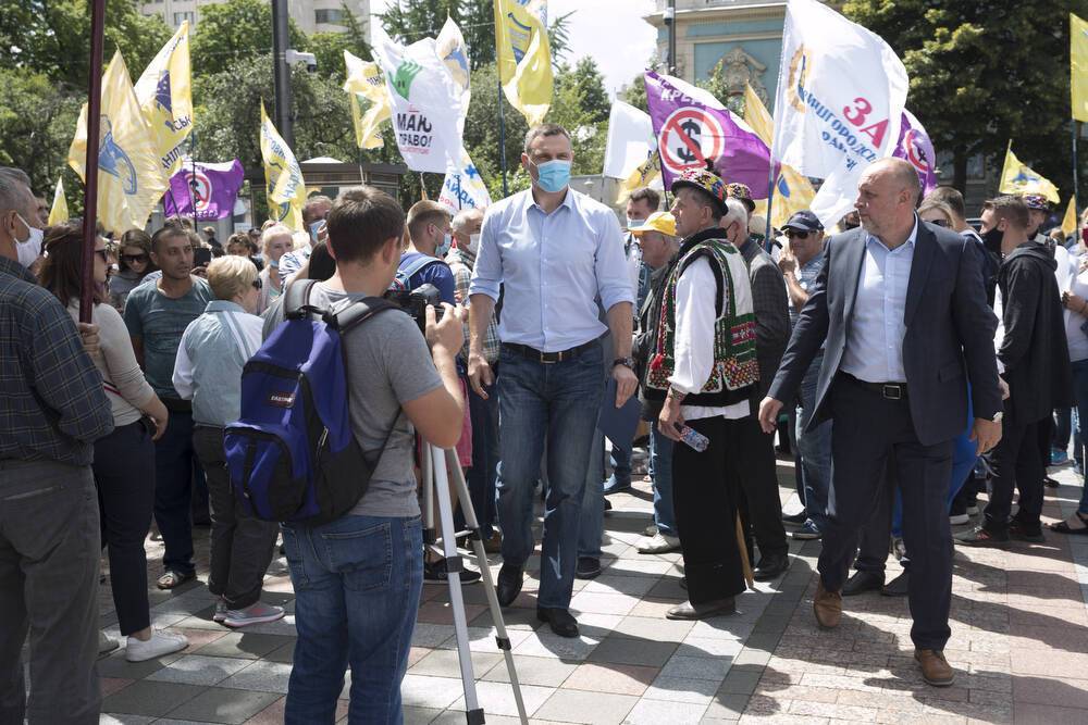 Кличко виступив на мітингу під Верховною Радою