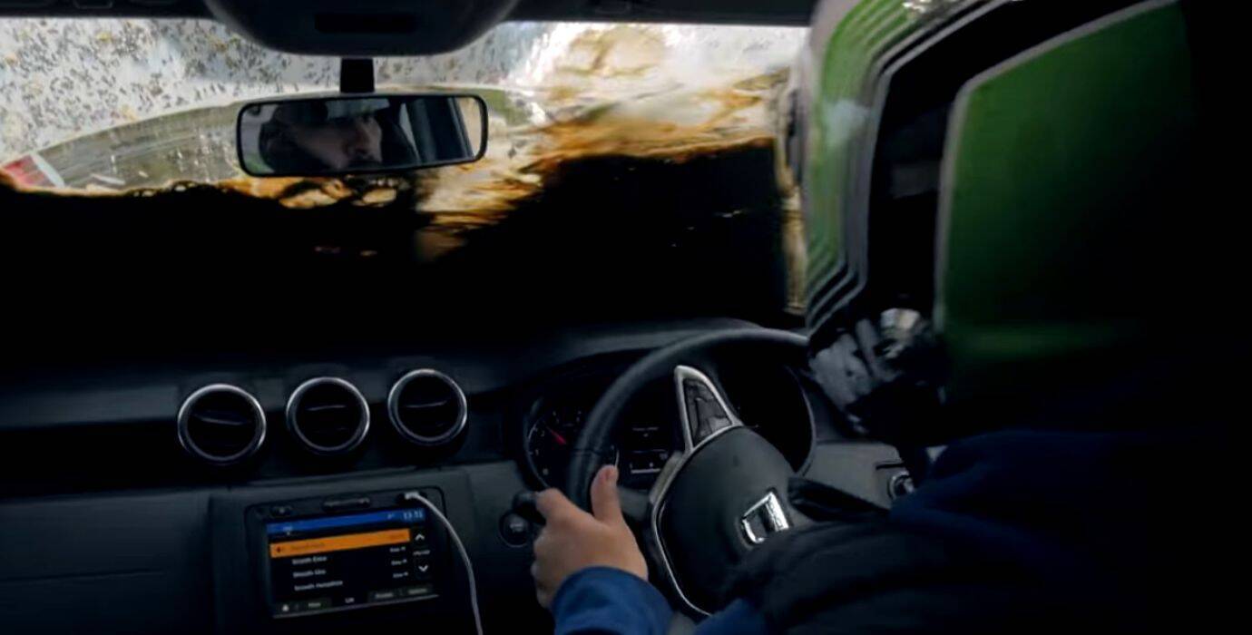 Renault Duster против Suzuki Jimny.