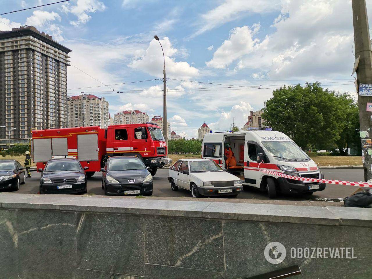 В Киеве возле метро нашли "подозрительный" чемодан