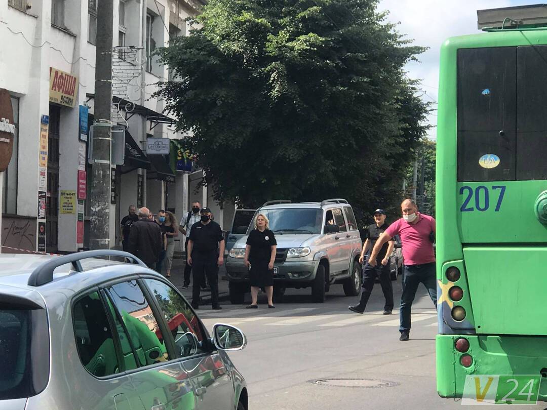 Полиция перекрыла центр города
