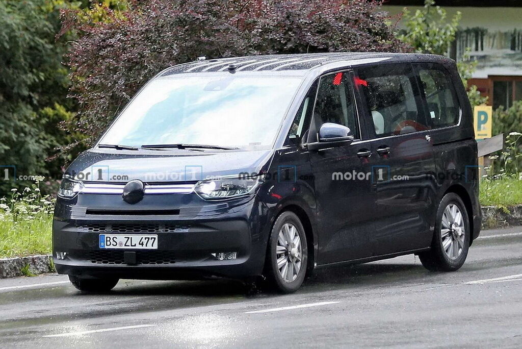 VW Transporter T7 проходить випробування. фото: