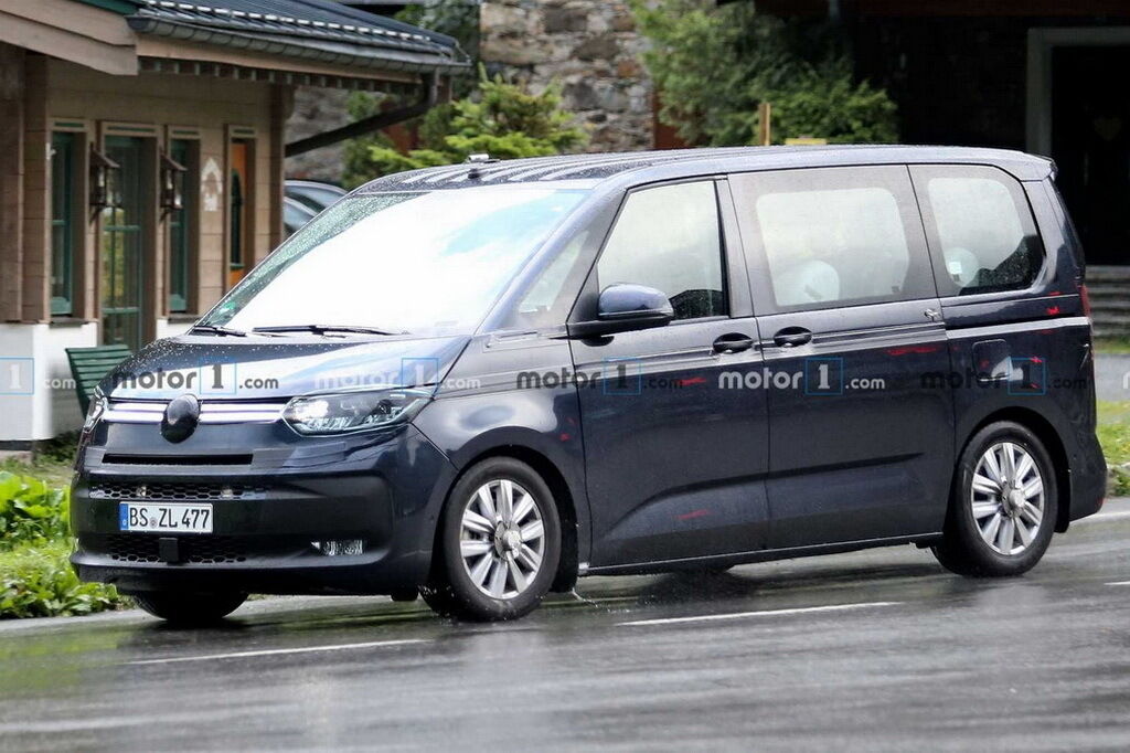 VW Transporter T7 проходить випробування. фото: