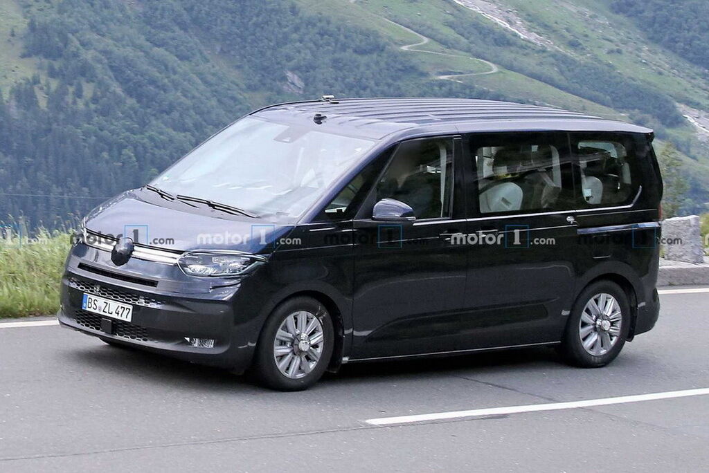 VW Transporter T7 проходить випробування. фото: