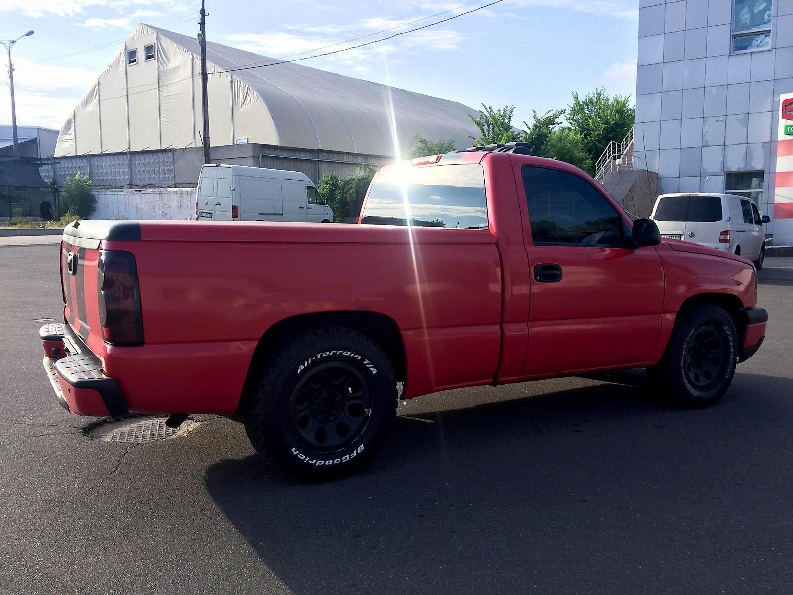 Chevrolet Silverado, на котором ездил герой Зеленского;