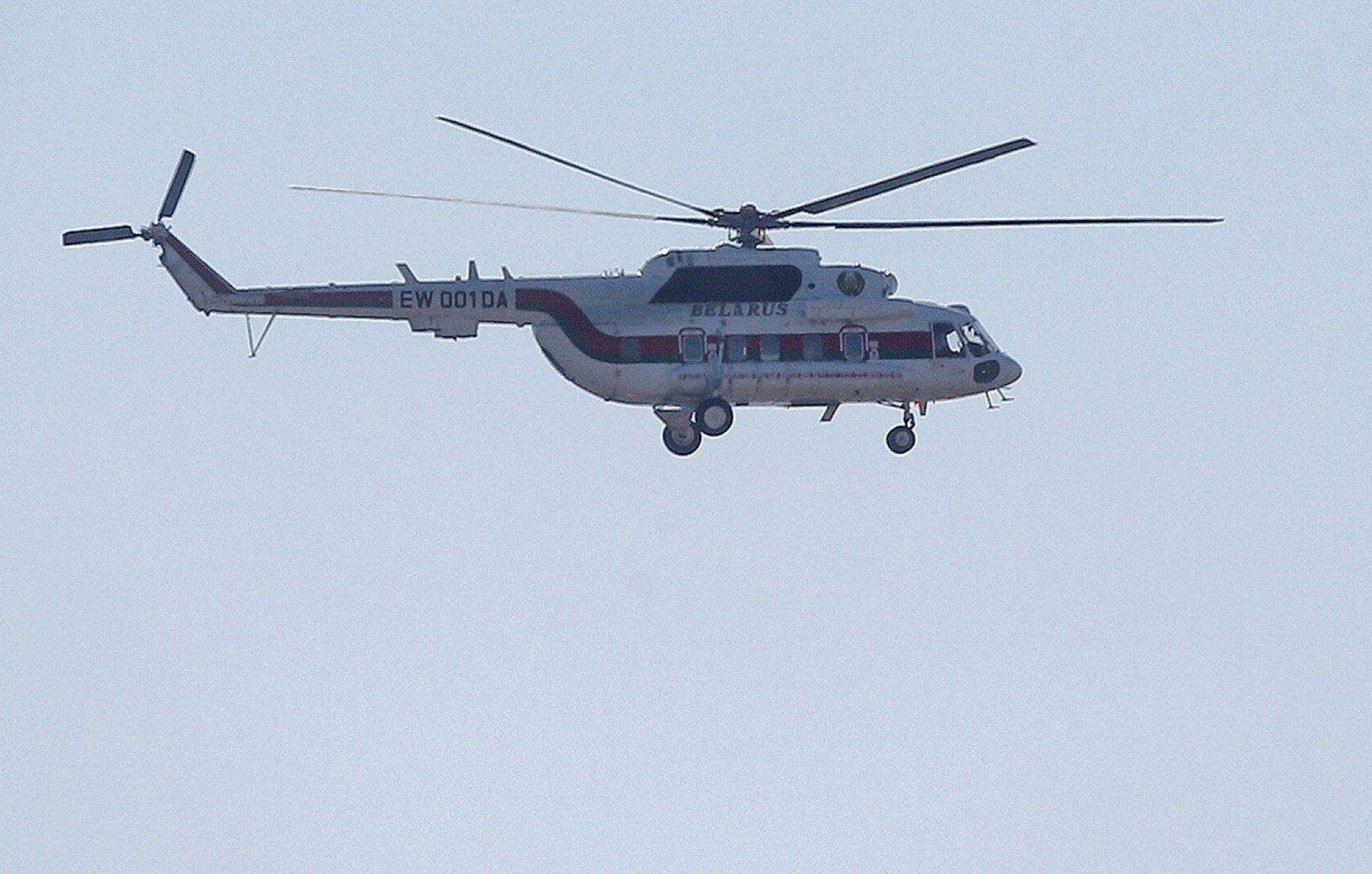 Лукашенко-молодший разом із батьком утік на вертольоті