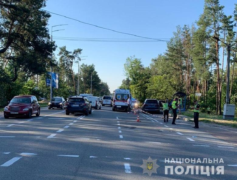В Киеве на Старообуховской трассе BMW X7 протаранил легковушку: погибли три человека. Фото и видео