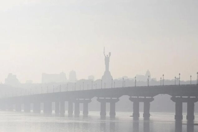 Рівень забруднення повітря у Києві за годину різко погіршився: здоров'я жителів у небезпеці