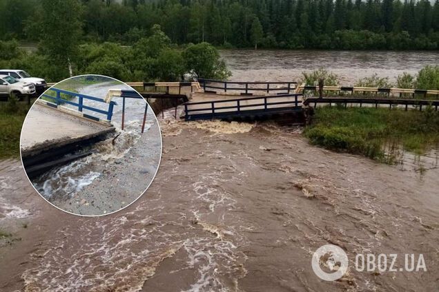 Сильний паводок зруйнував мости в Красноярському краї