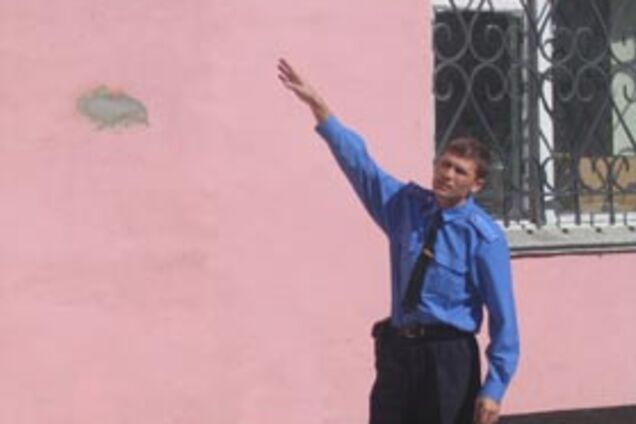 Троє затриманих втекли з камери за допомогою алюмінієвої ложки