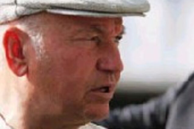 Лужков на гарантии