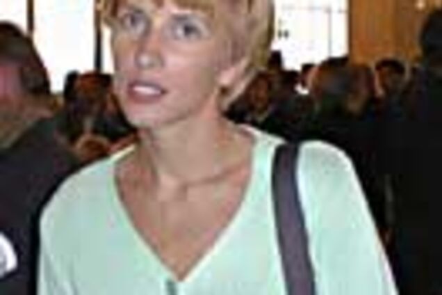 Свиридова вибиває чоловікові прописку